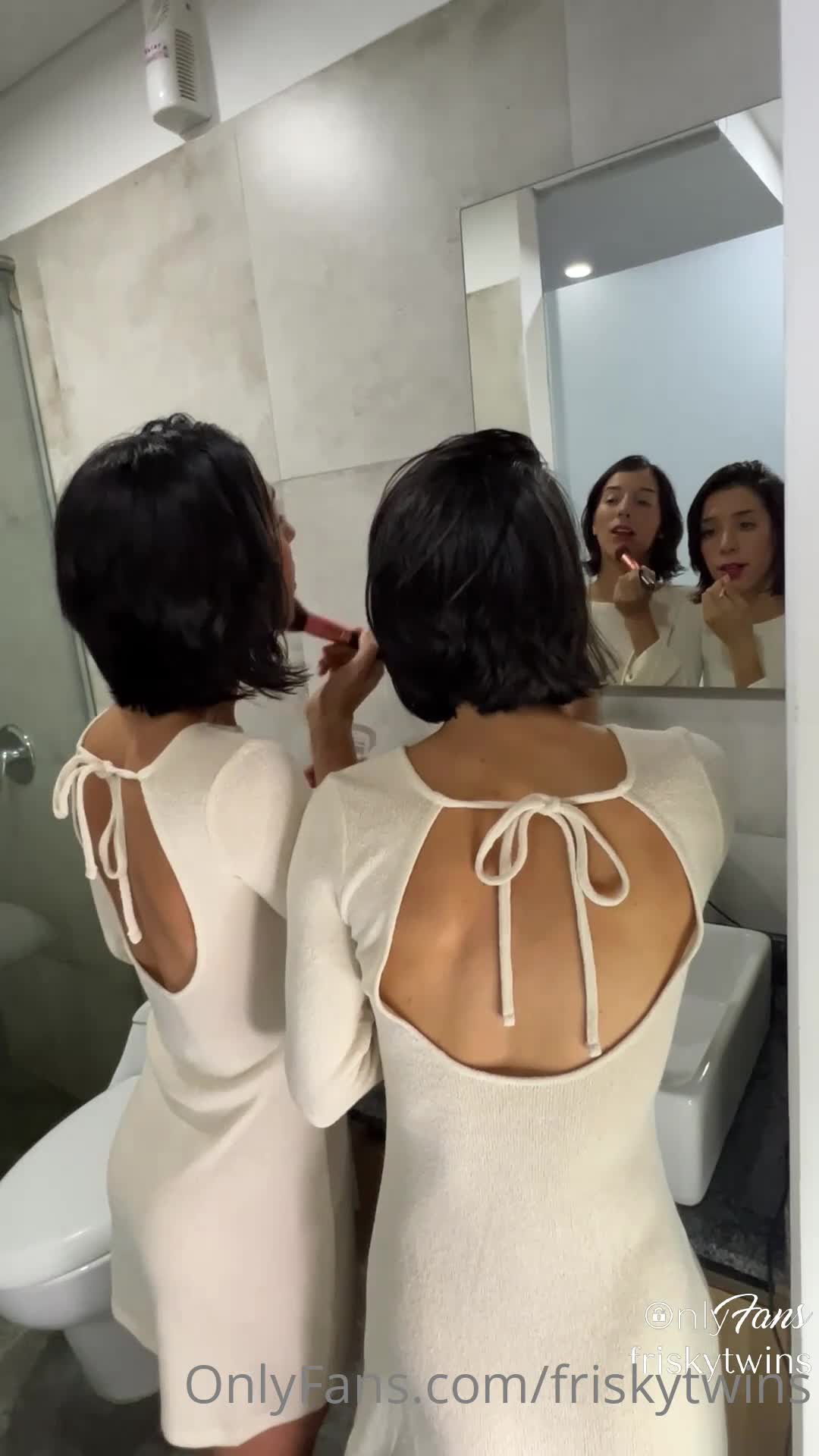 Video 600666 from Frisky Twins | FriskyAna | FriskyIsa