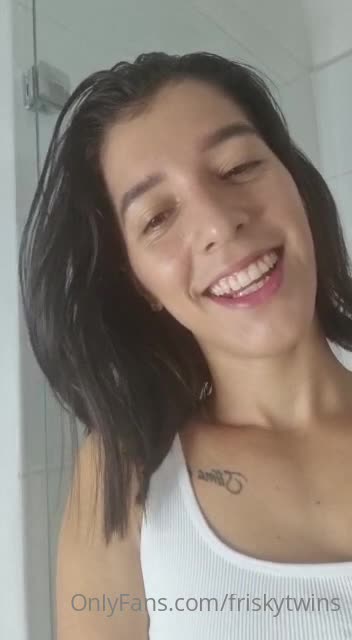 Video 600754 from Frisky Twins | FriskyAna | FriskyIsa