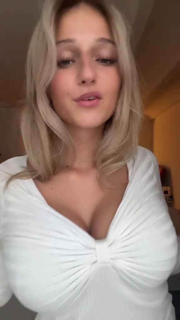 Video 610301 from ellyy.ann / elly.ann / elly