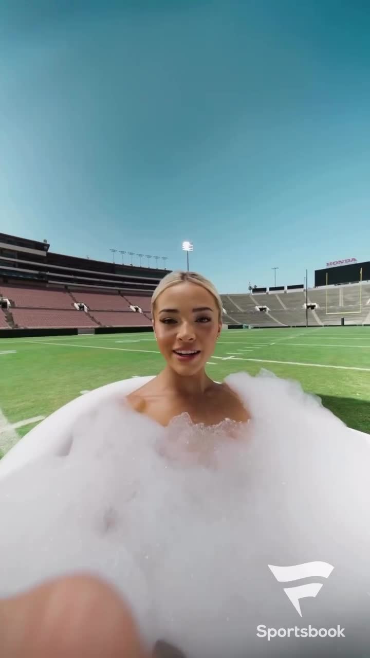 Video 610563 from Livvy Dunne