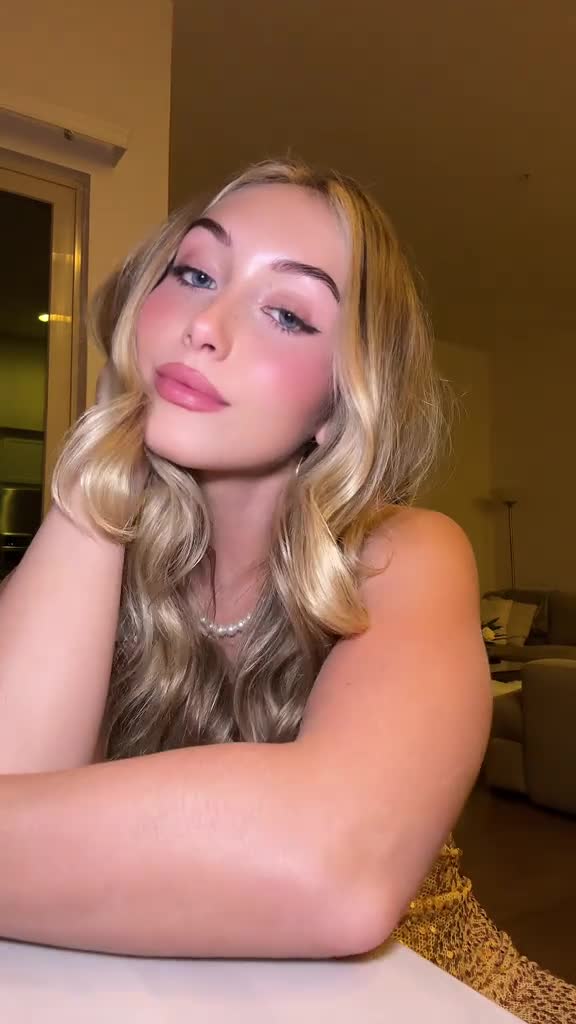 Video 610730 from Heloise Hut