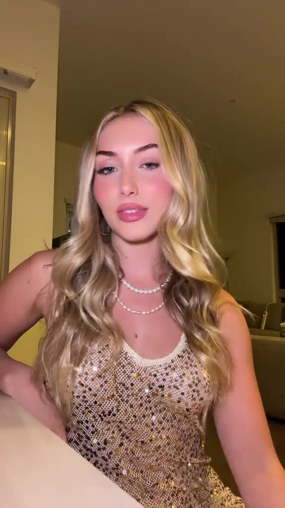 Video 610732 from Heloise Hut