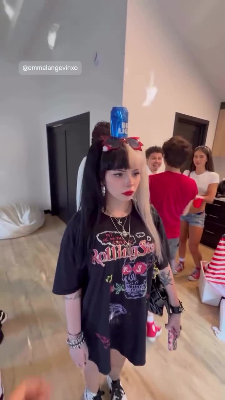 Video 611475 from Emma Langevin