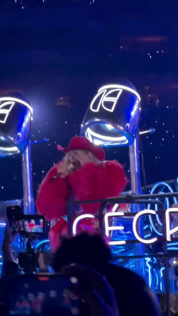 Video 611628 from Beyoncé