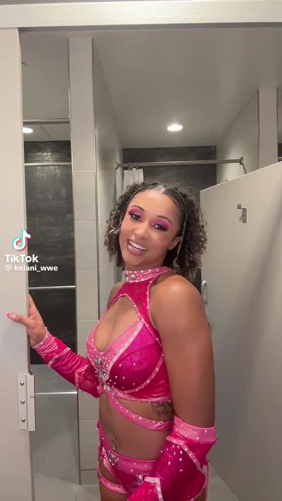 Video 611641 from Valerie Loureda | Lola Vice