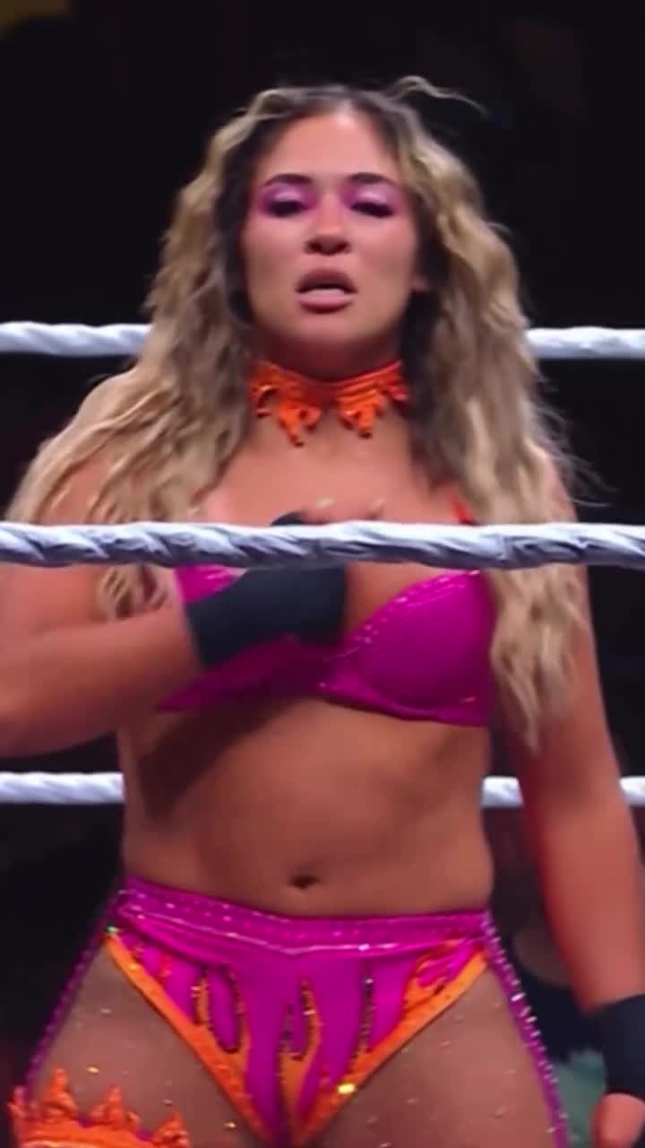 Video 611644 from Valerie Loureda | Lola Vice