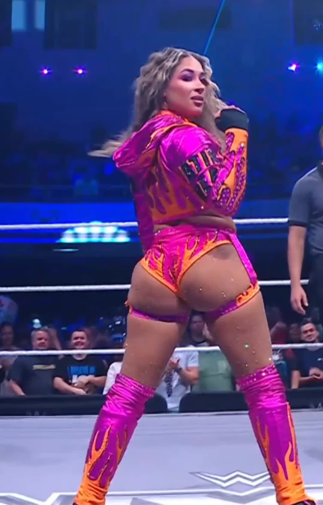 Video 611649 from Valerie Loureda | Lola Vice