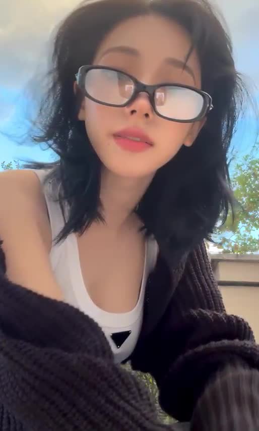 Video 611676 from Karina (æspa / aespa)