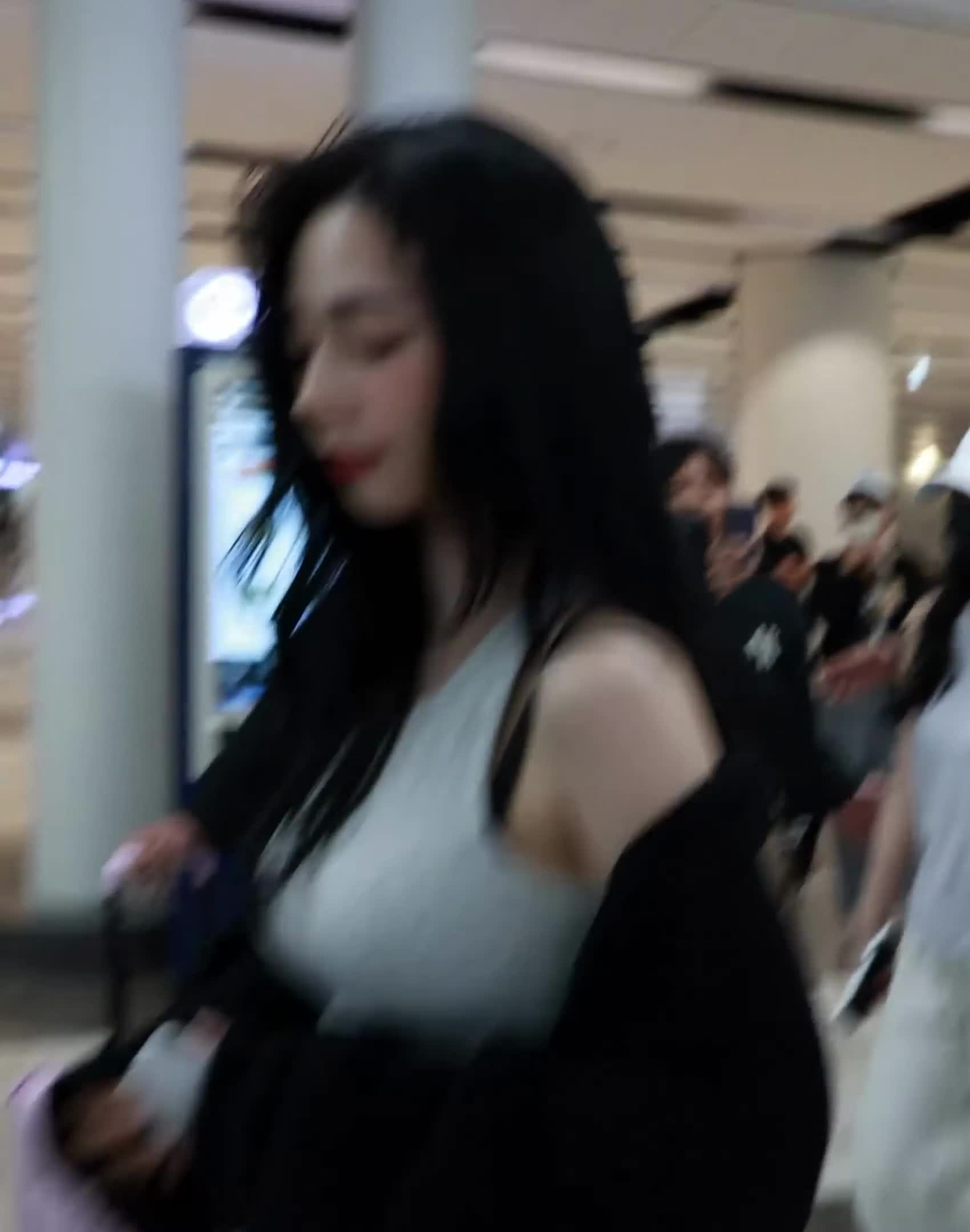 Video 611692 from Karina (æspa / aespa)