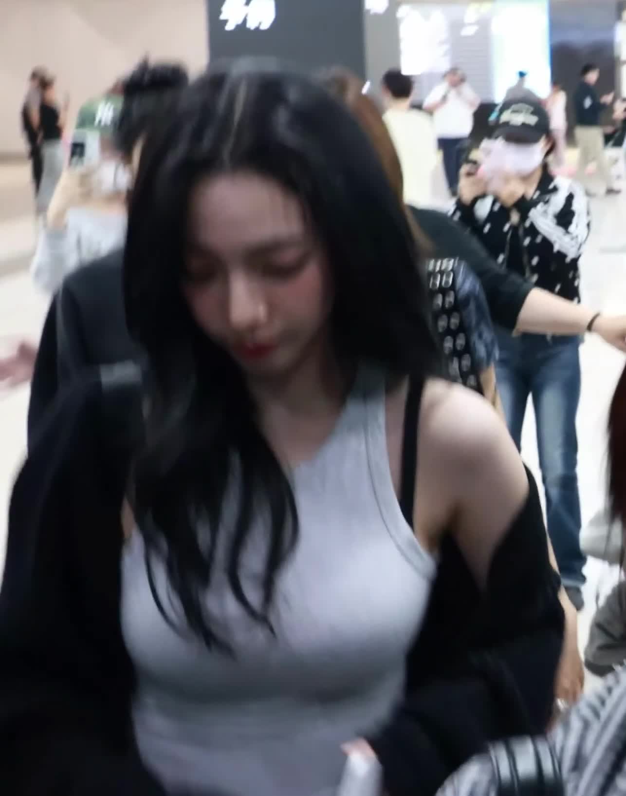 Video 611693 from Karina (æspa / aespa)