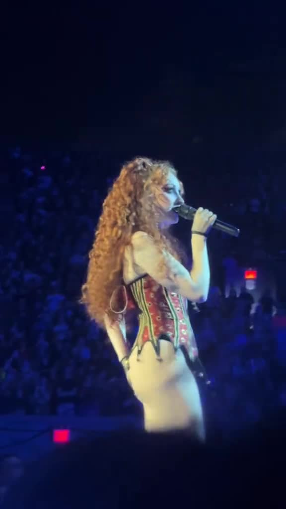 Video 611711 from Chappell Roan