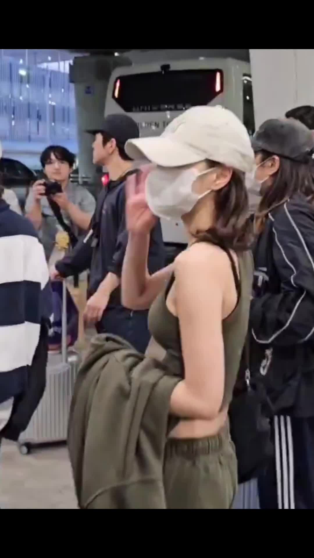 Video 611776 from Kim Chaewon 김채원 [Le Sserafim]