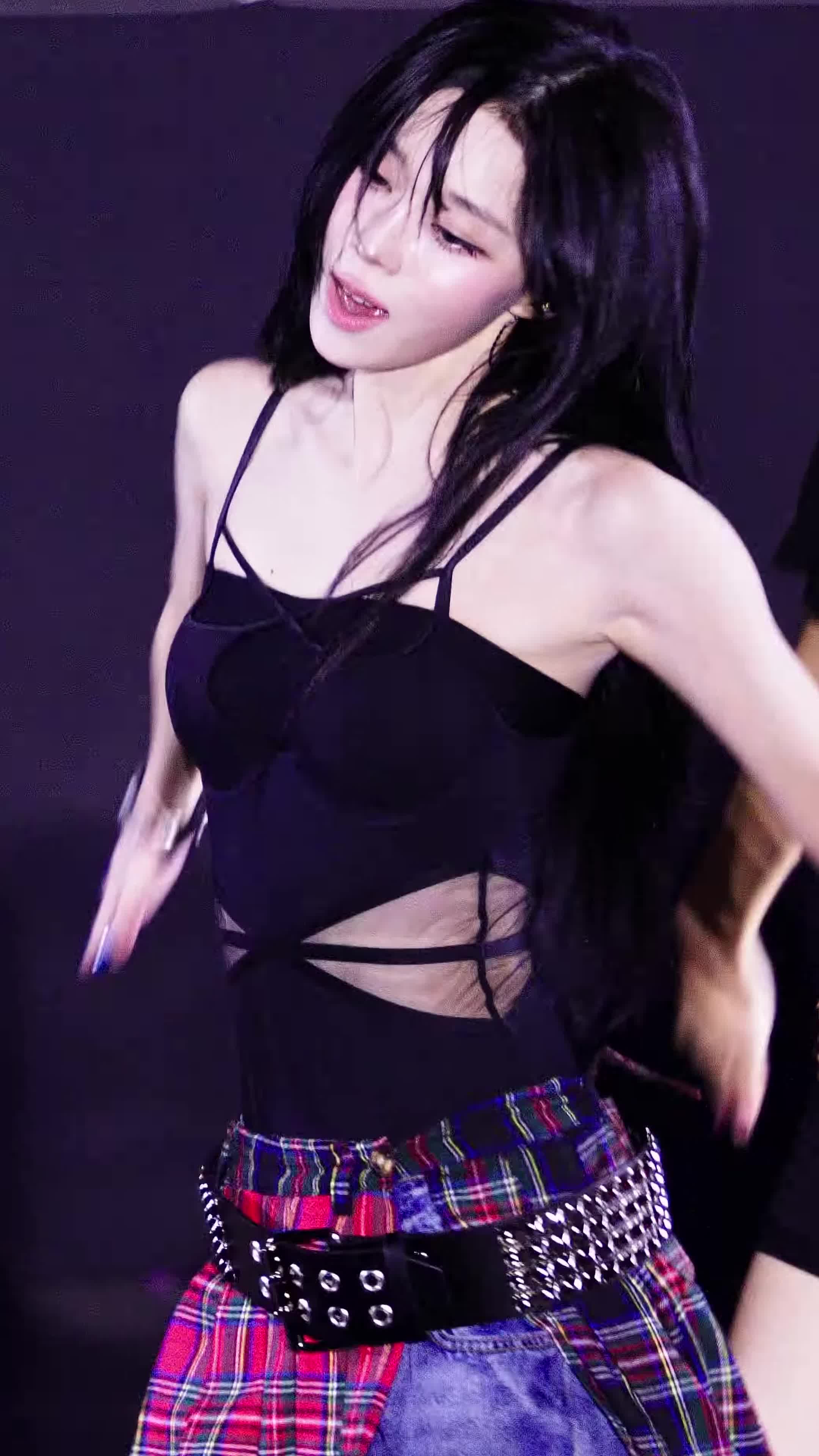 Video 611975 from Winter (æspa / aespa)