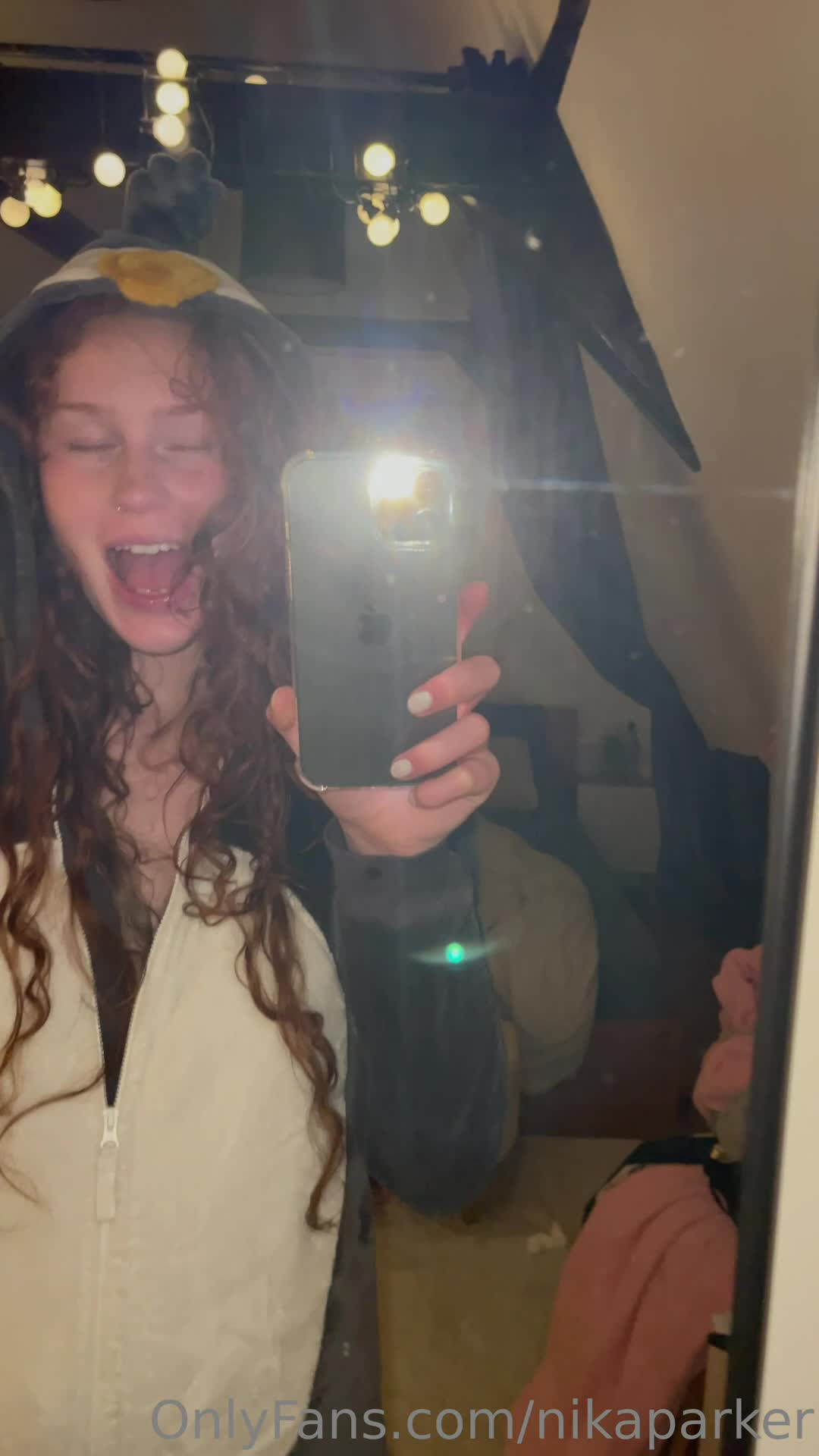 Video 612407 from Nikanikaa | Nikaniikaa