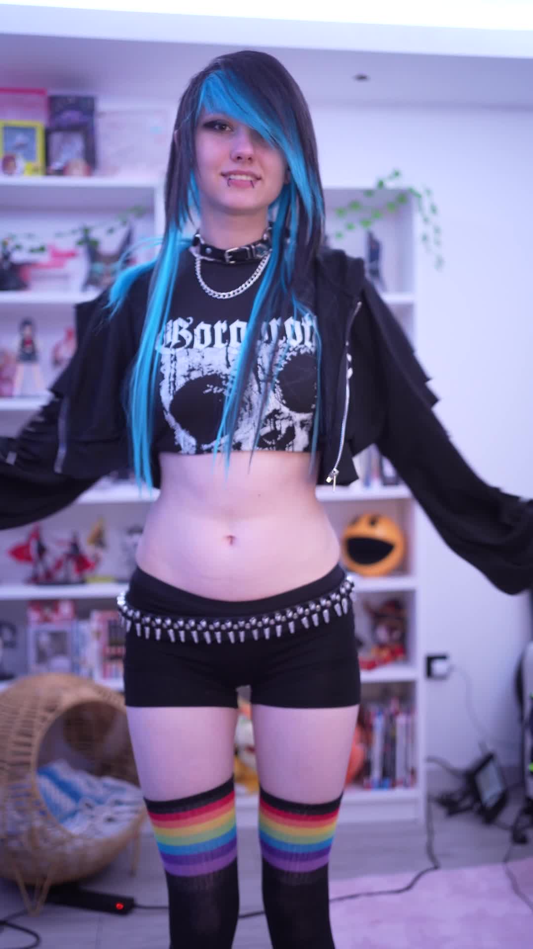 Video 614397 from little_emo_kitten