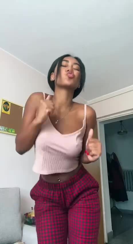 Video 614973 from llleasy/elizabeth anorue