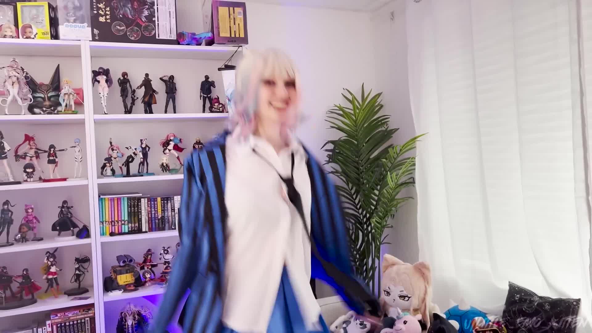 Video 615056 from little_emo_kitten