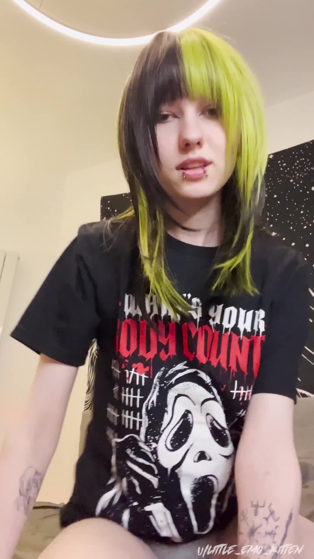 Video 615066 from little_emo_kitten