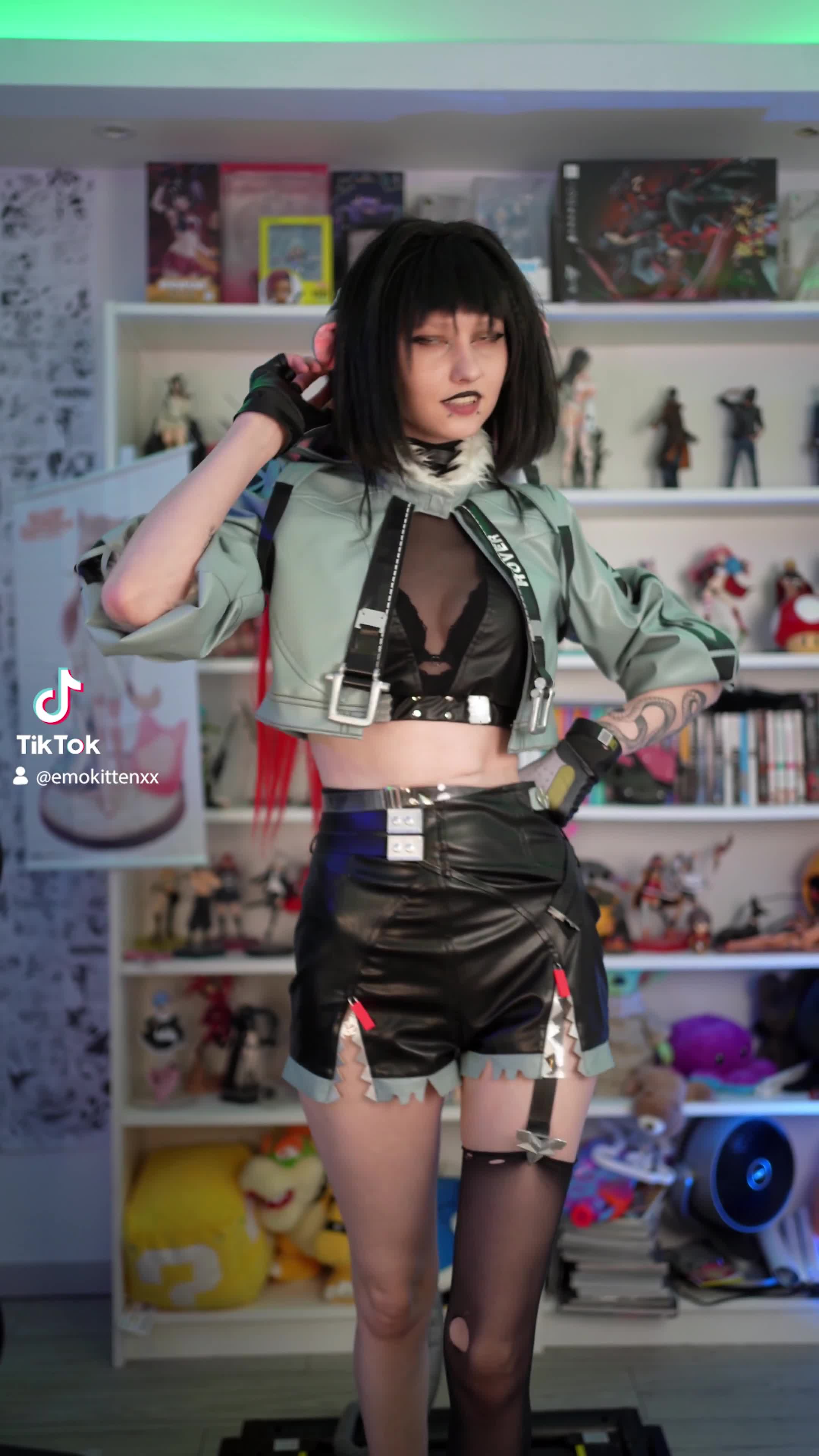 Video 615096 from little_emo_kitten