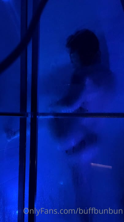 Video 620037 from womanwearingred / Buffbunnymika / Buffbunbun