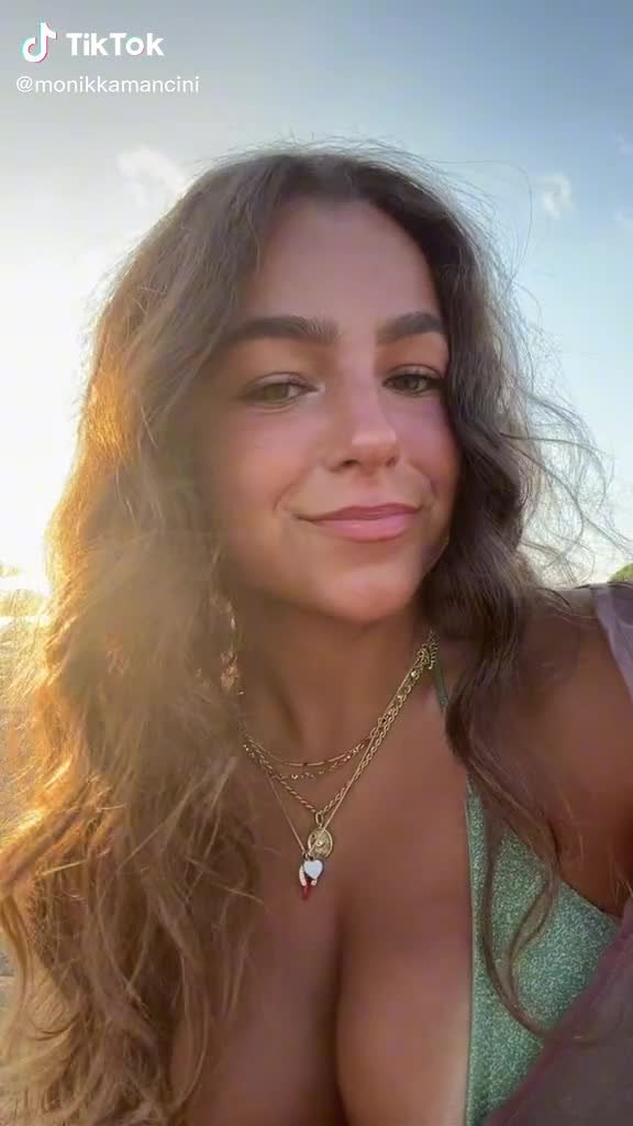 Video 623977 from Monika Mancini