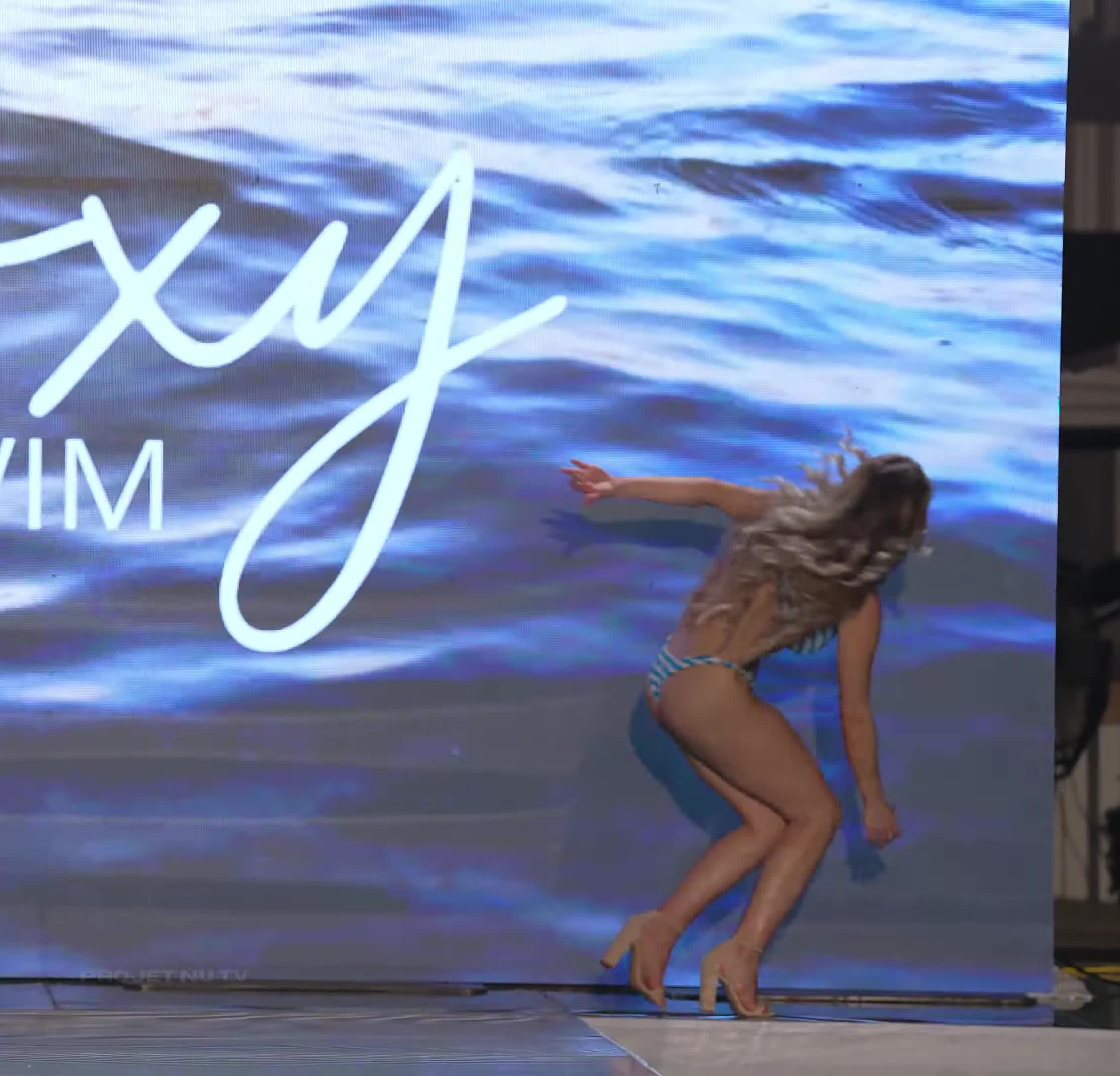 Video 624345 from Monika Mancini