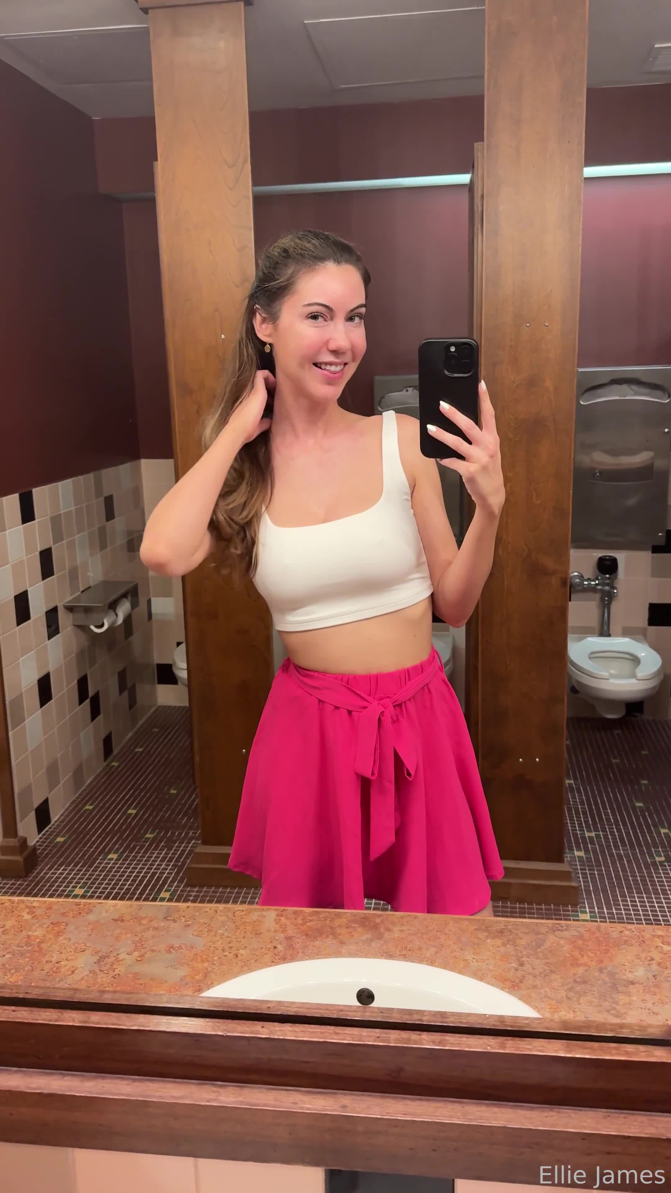 Video 625151 from Lady In The Streets / elliejames