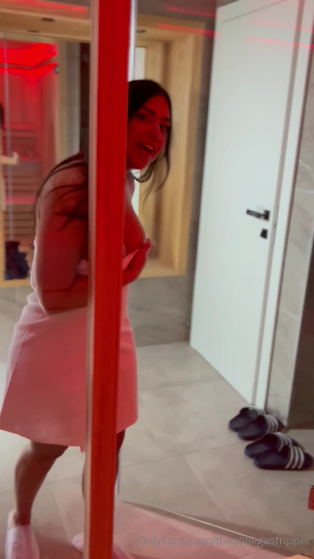 Video 627282 from Mia Monroe | leilaroxx | thecollegestripper