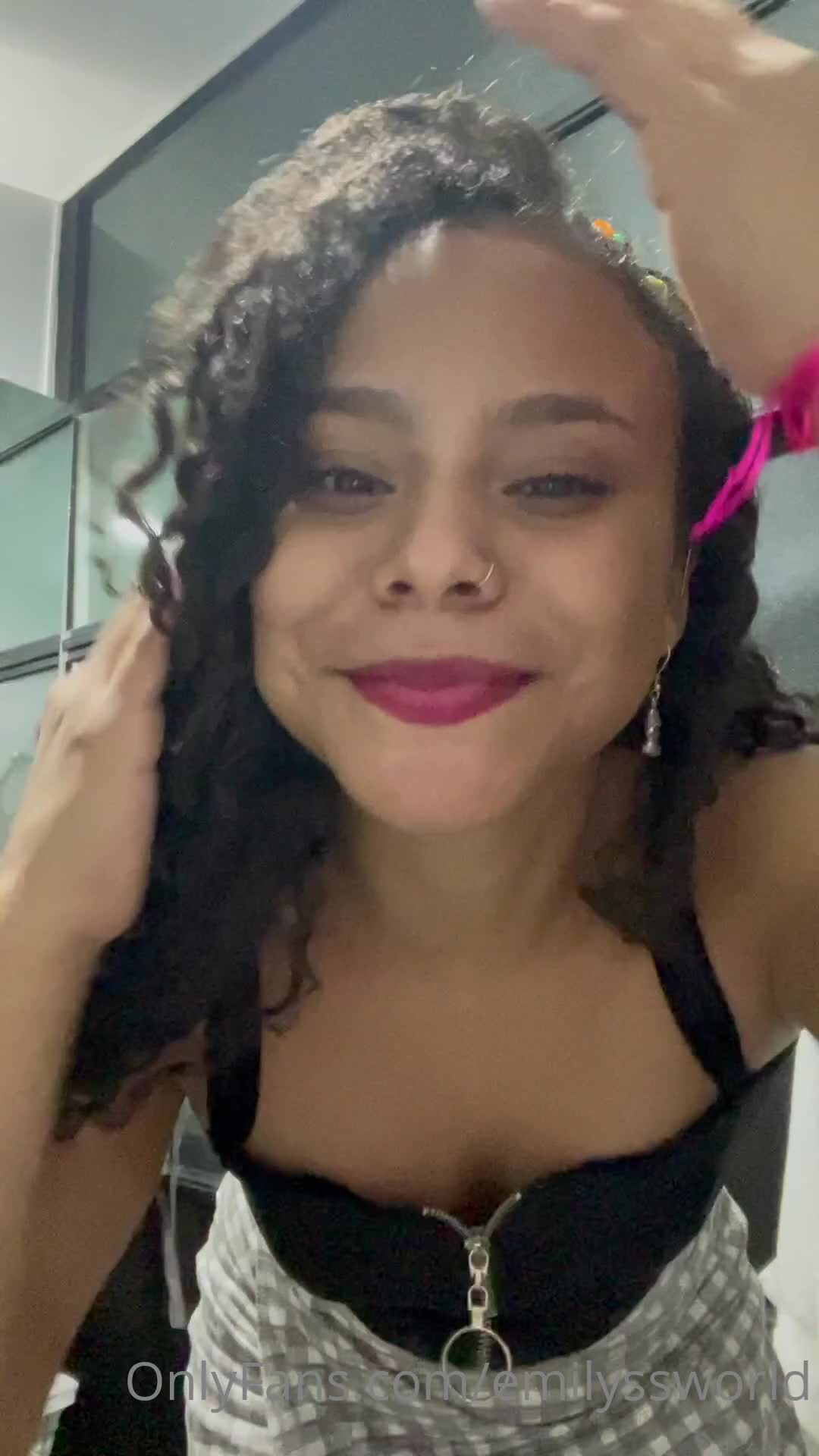 Video 629495 from Emilyssworld / ilovesmilingg / Emilysworld