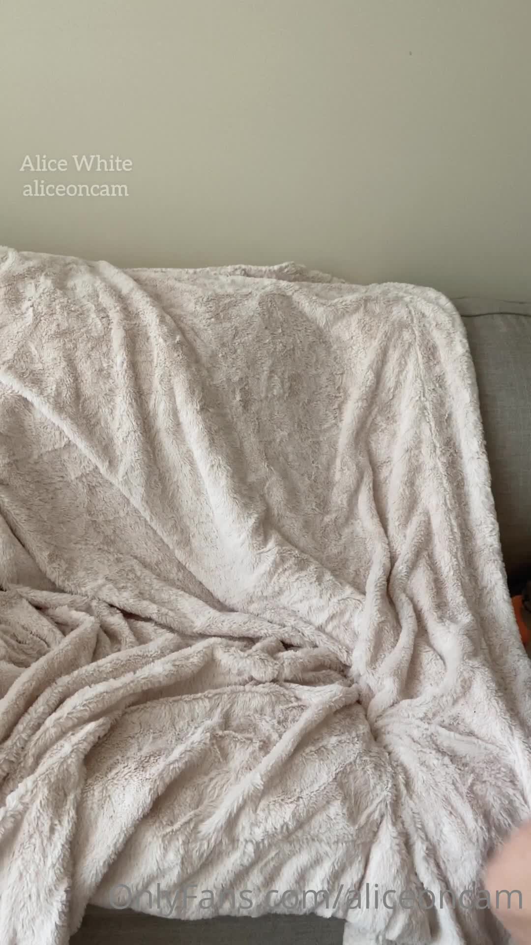 Video 631690 from Alice White / AliceOnCam