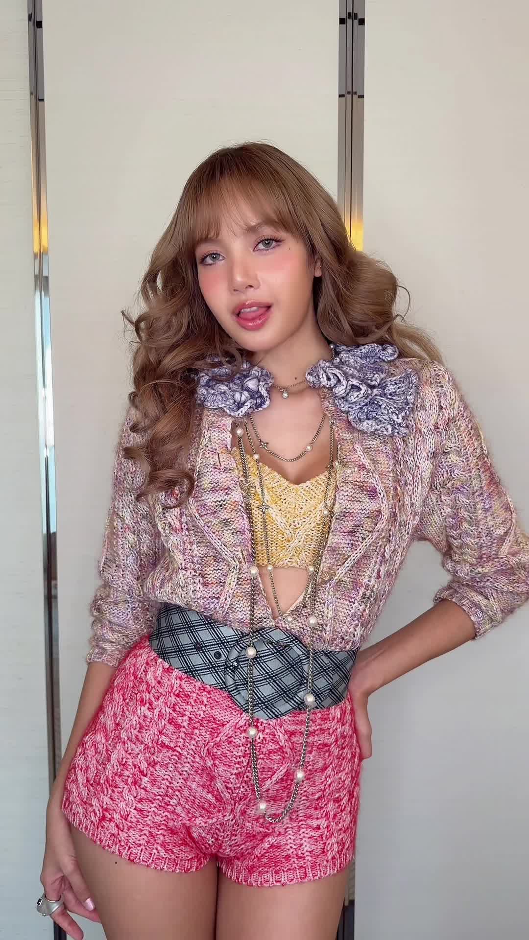 Video 638676 from Lisa | BLΛƆKPIИK (Blackpink)