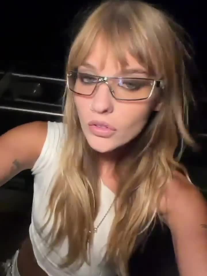 Video 638700 from Victoria De Angelis (Maneskin bassist)