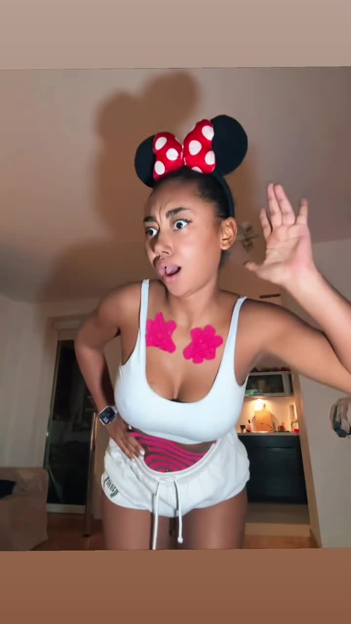 Video 639816 from llleasy/elizabeth anorue