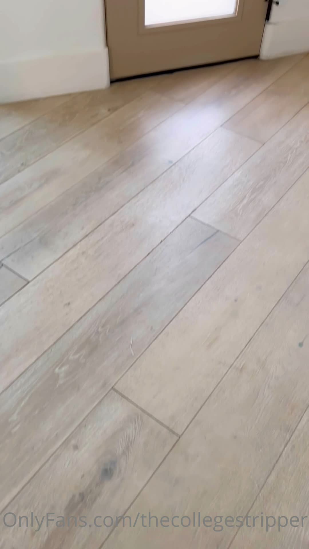 Video 640263 from Mia Monroe | leilaroxx | thecollegestripper