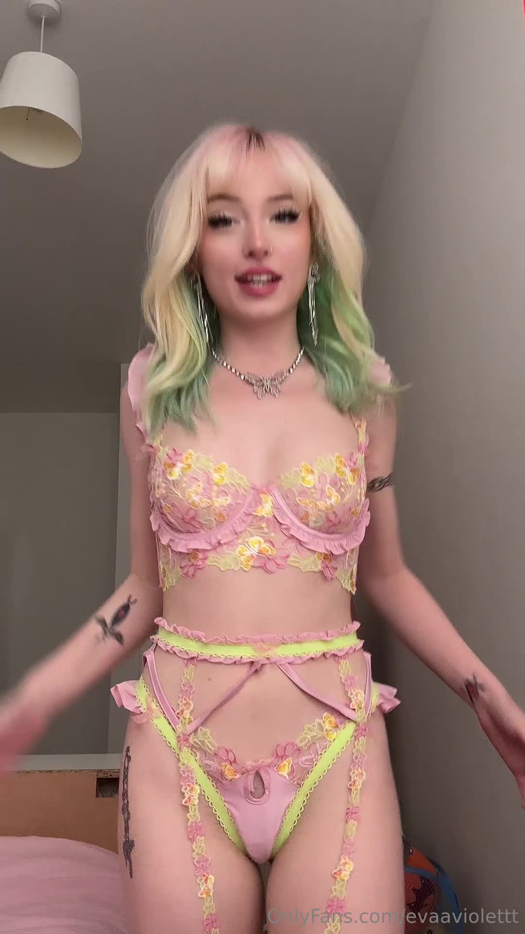 Video 644606 from EvaViolet (evaaviolett)