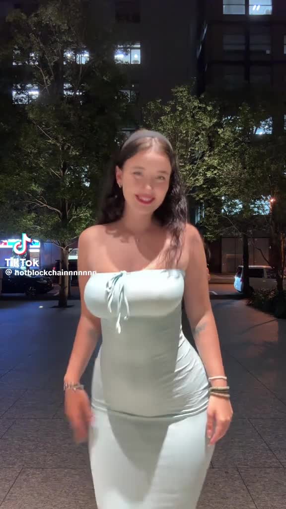 Video 645292 from Hotblockchain / Emily Cocea / cryptobaddie1