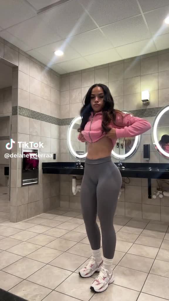 Video 648866 from delaney.qtt / delaney / laney