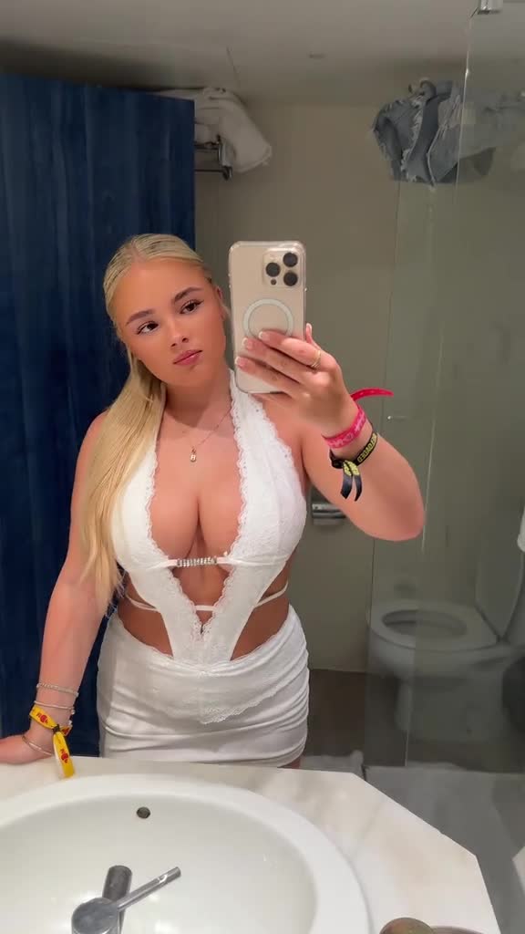 Video 652079 from Marsden it / beautybrooke123 / brooke marsden