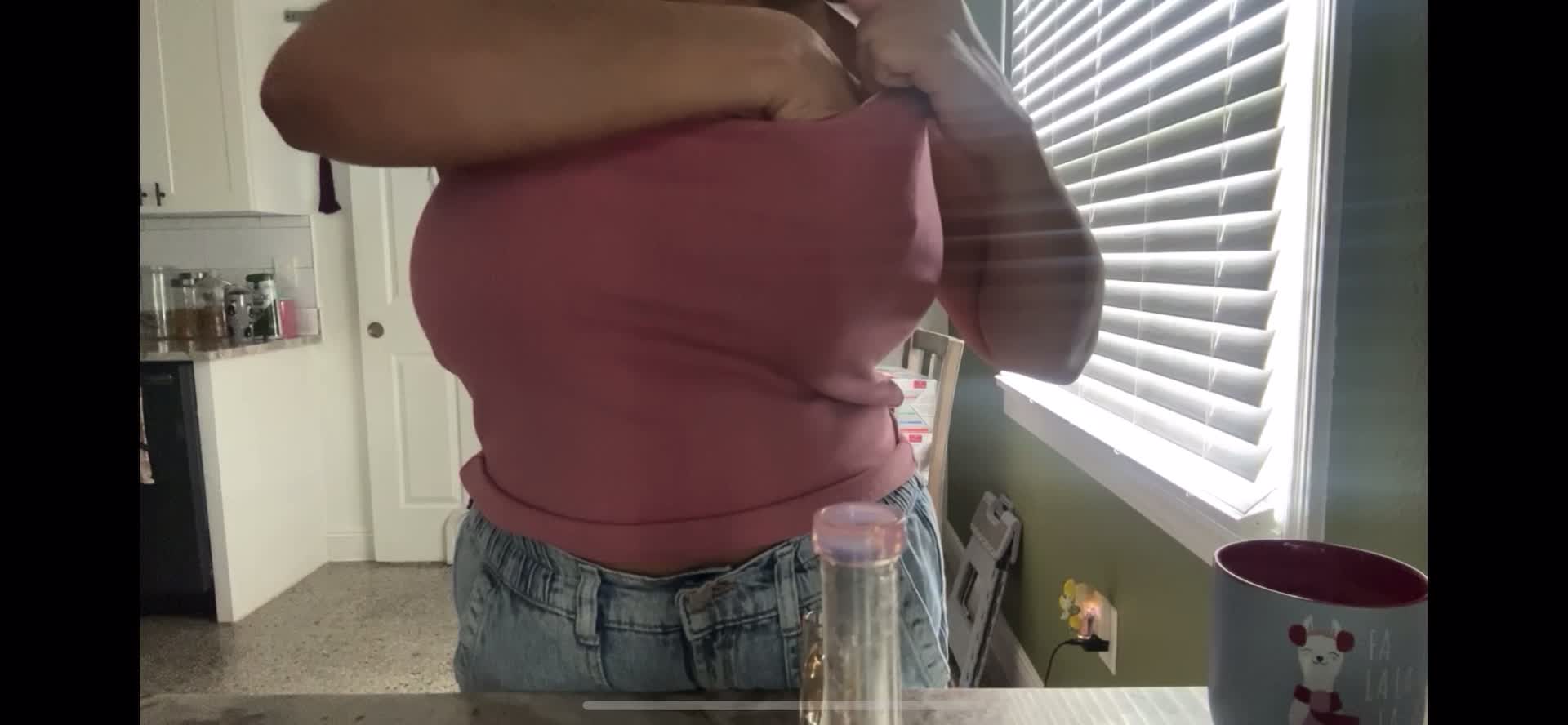 Video 655230 from Nipslips &amp; Just Chatting streamers