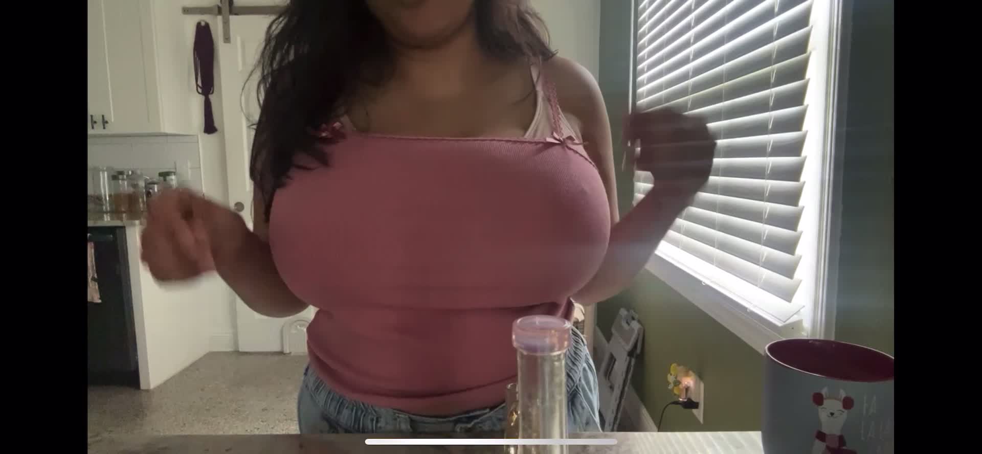 Video 655231 from Nipslips &amp; Just Chatting streamers