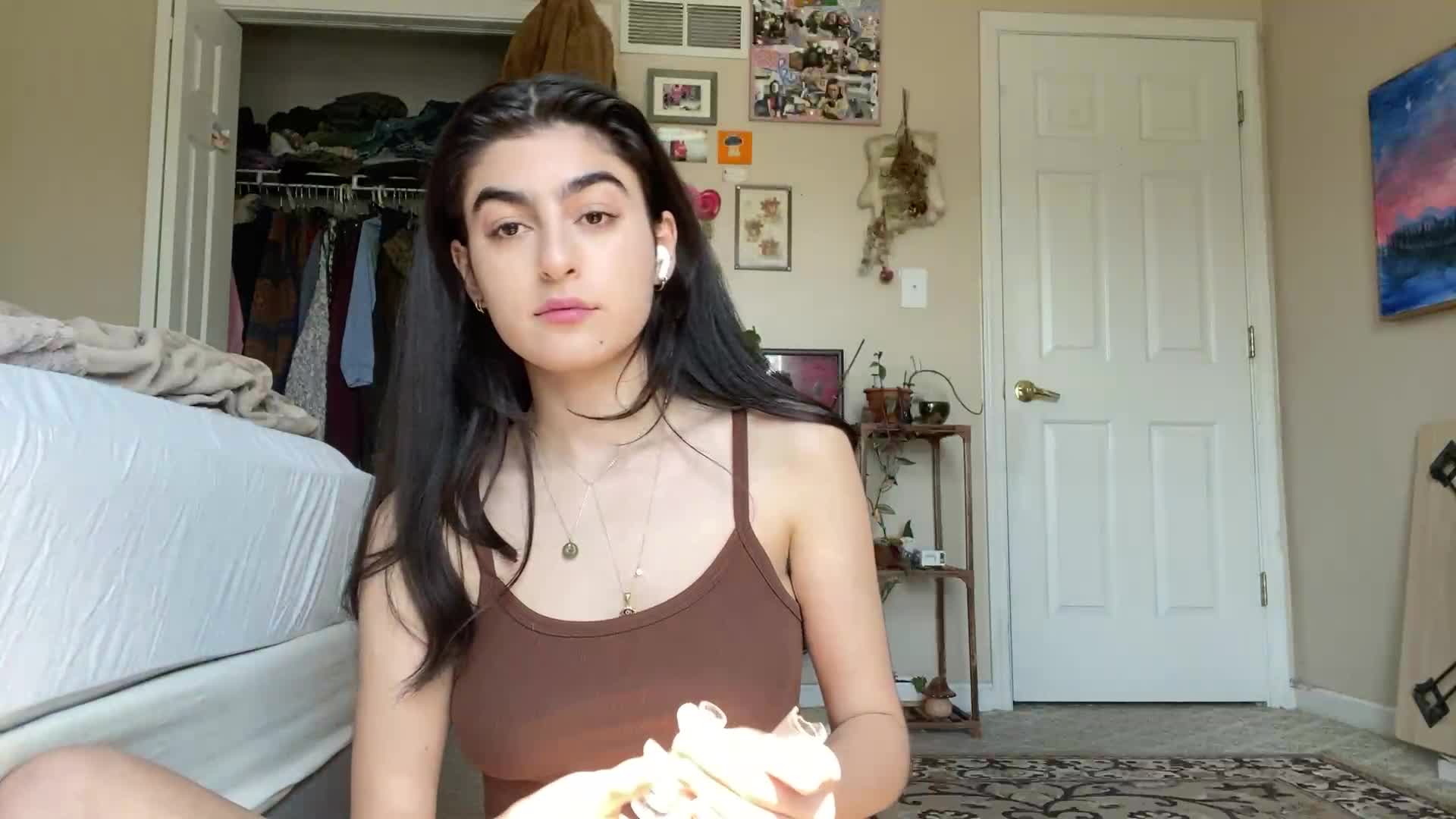 Video 655315 from Nipslips &amp; Just Chatting streamers