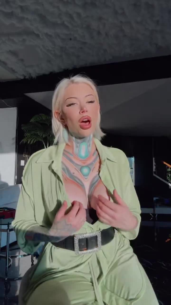 Video 656632 from PinupPixie / Cyberpunk Pixie