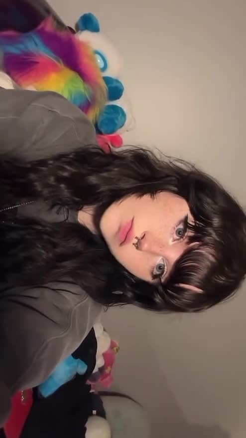 Video 657168 from mylittlerobin | Robin Grey