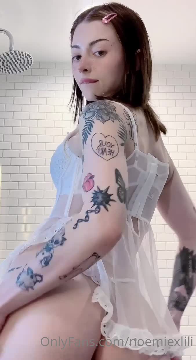 Video 659715 from noemiexlili / noemie.lili / cinnannoe