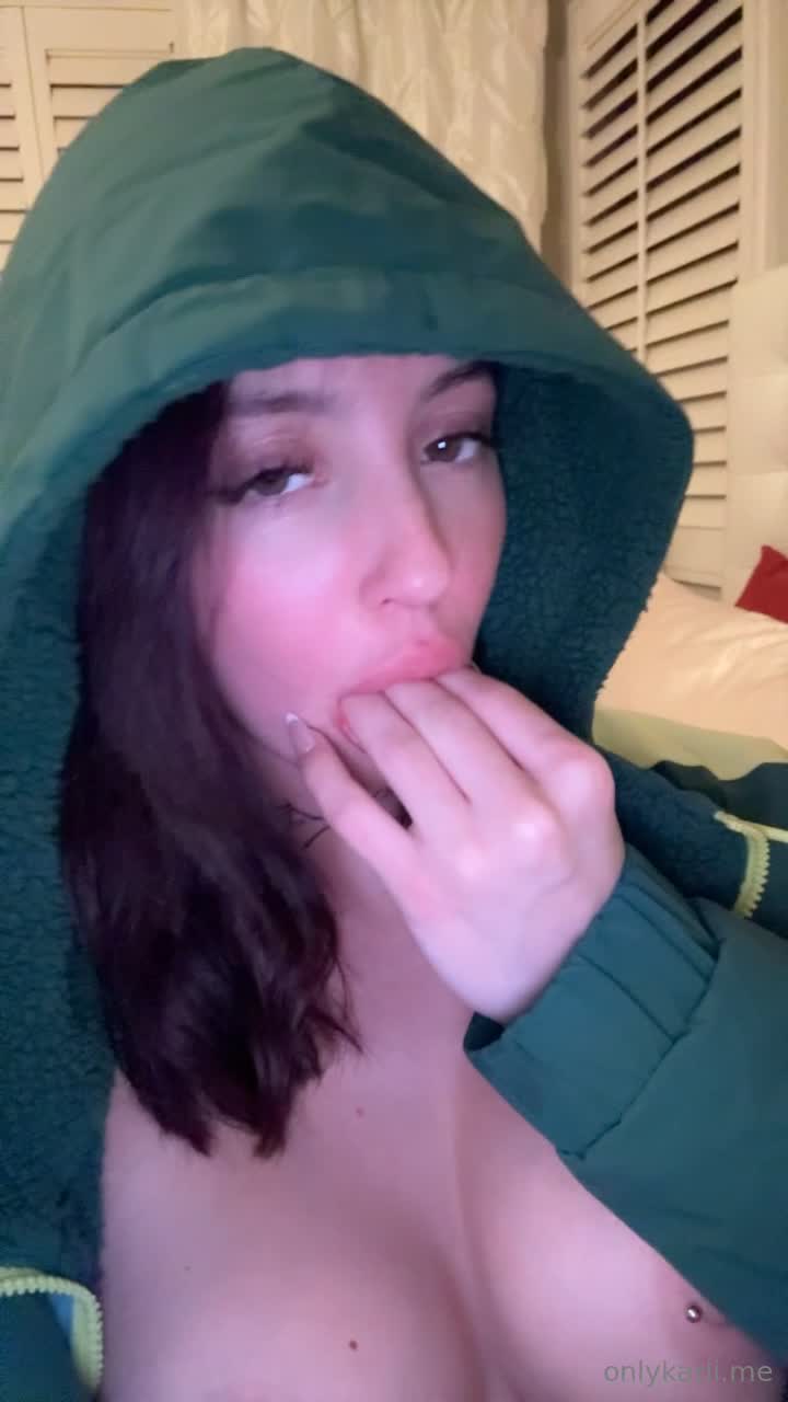 Video 279559 from Karli Mergenthaler  | karlimergen | karlimergenthaler | xokarliannexo | karlimerg