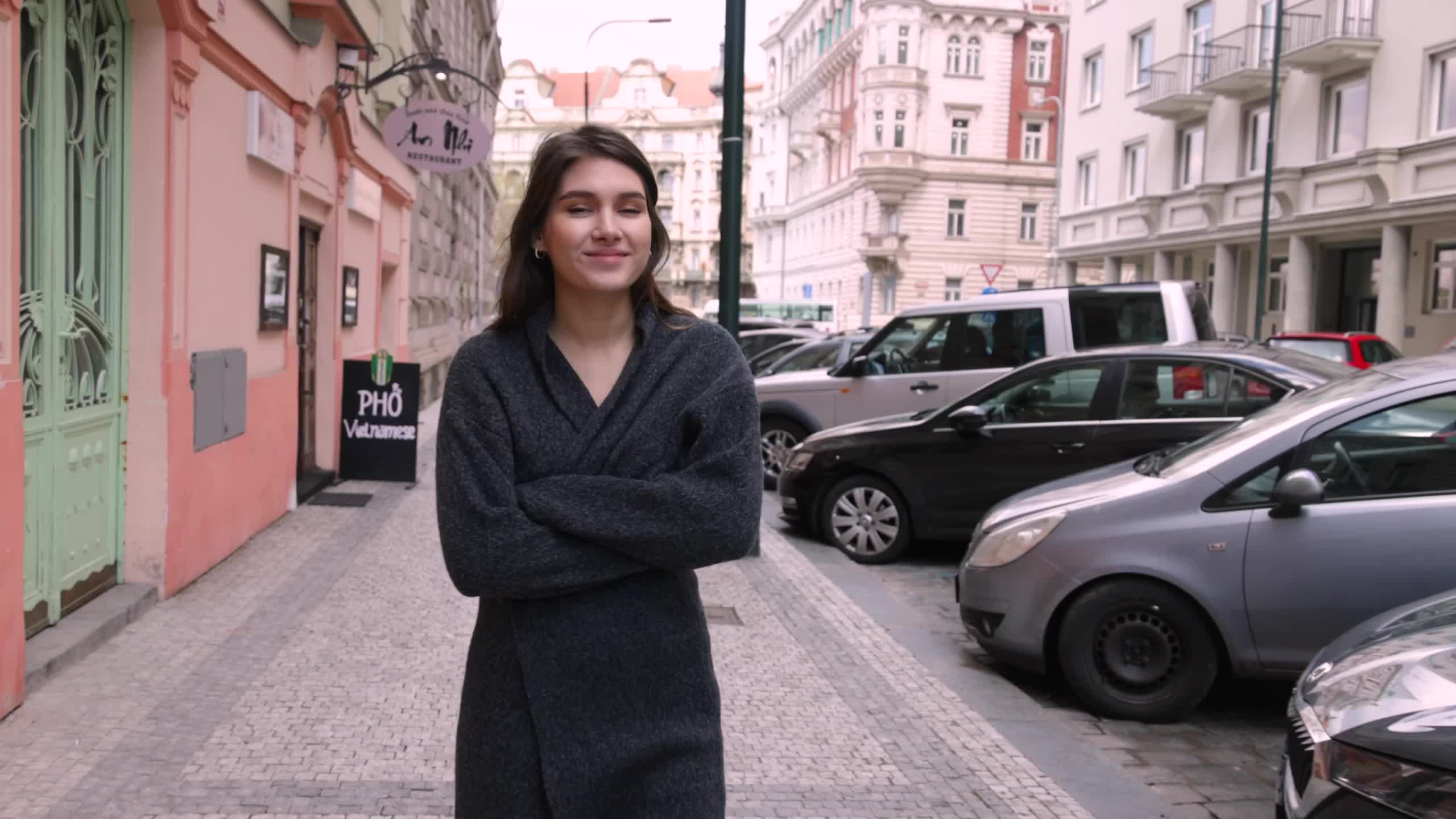 Video 660655 from bird.person / Ellie Luna