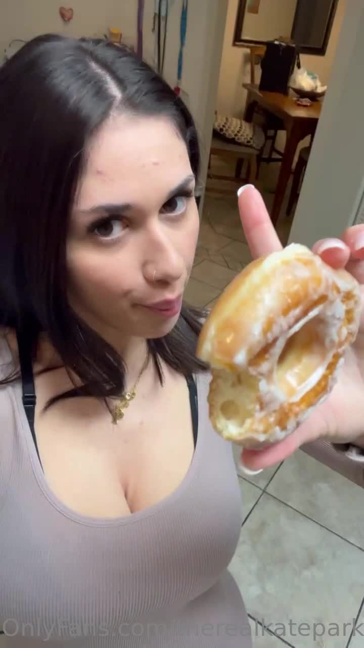 Video 681443 from Kate Parker / officialkateparker