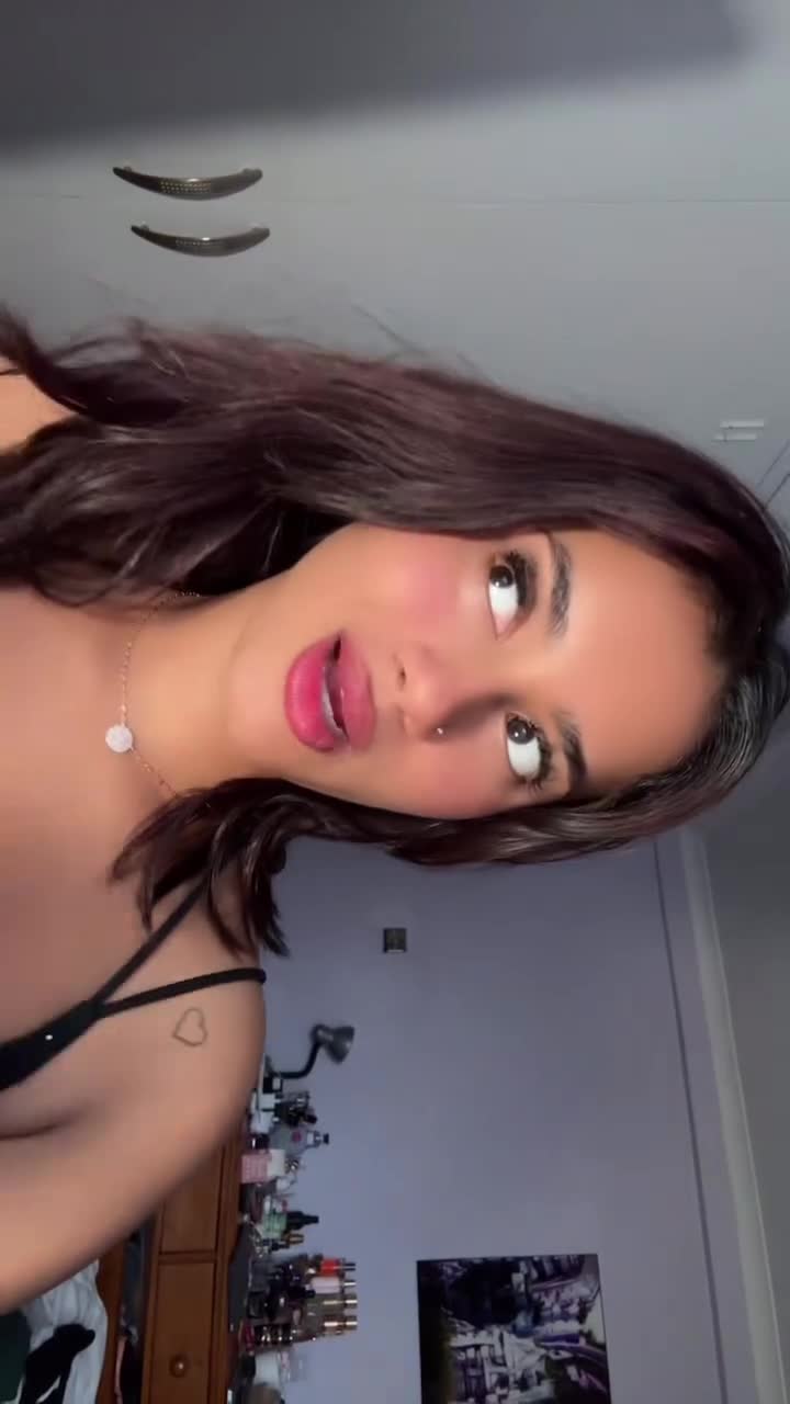 Video 683909 from senoritasara / senorita_sara._