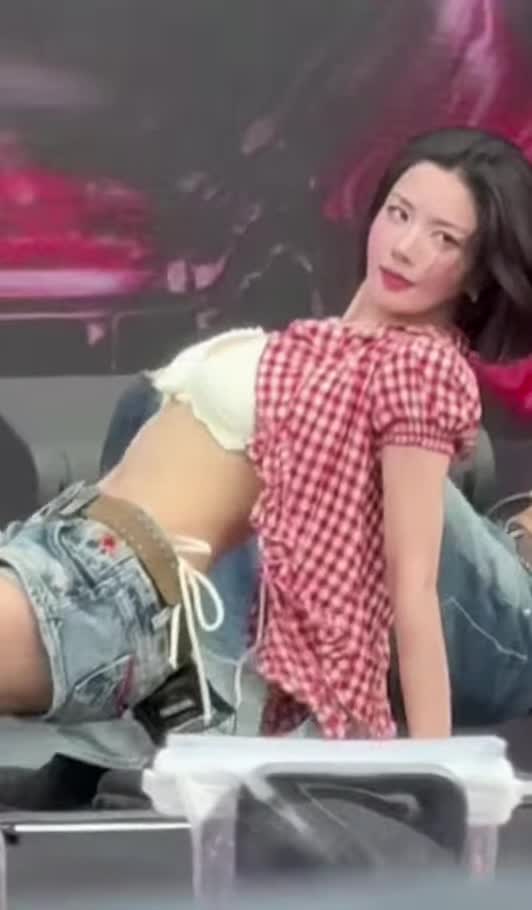 Video 684725 from 권은비 Kwon Eunbi / Kwon Eun-bi