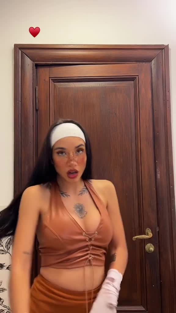 Video 686660 from Maria Becerra